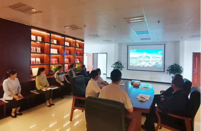 我們和黨一起過(guò)生日――集團(tuán)機(jī)關(guān)黨支部迎&ldquo;七一&rdquo;組織黨員集體過(guò)&ldquo;政治生日&rdquo;